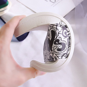 Оптовая продажа, дешевые однотонные дизайнерские шлепанцы с 3D-печатью, с индивидуальным логотипом, сандалии из искусственной кожи, пустые сублимационные шлепанцы - Product Image 4