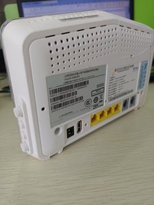 ONT英語ファームウェア光ファイバー機器1GE + 2FE ++ 1CATV + 2TEL + 1USB FTTH HG8245C EPON 99% 新しいルーター4Gネットワーク
