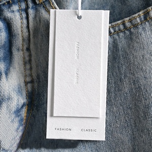 Etiquetas colgantes de ropa baratas, diseño personalizado, Impresión de nombre, logotipo, ropa de papel, etiquetas colgantes de lujo con cuerda - Product Image 2