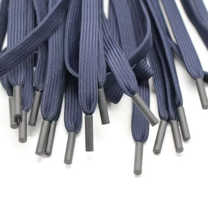 Cordones planos de poliéster de diseño de fábrica con logotipo Sudadera con capucha con cordón personalizada con puntas de silicona, extremo de puntas de plástico