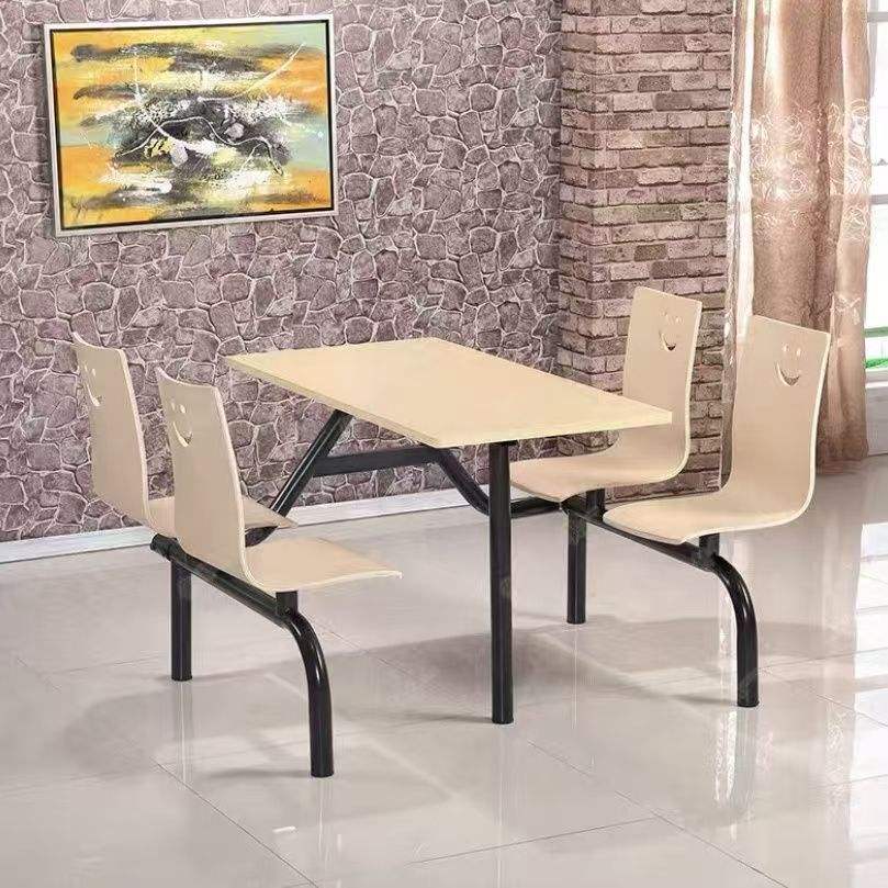 Cuatro plazas con conexión lateral