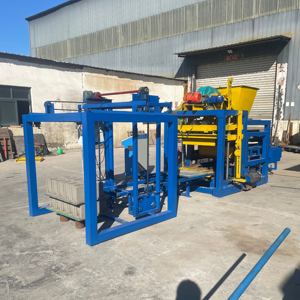 Línea de producción de construcción de hormigón de cemento hueco de cemento hidráulico, máquina formadora de bloques de enclavamiento - Product Image 1