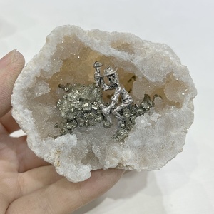 Doğal kuvars kristal geode mineral örneği kaba ham beyaz akik akik Geode pirit alaşım madenci geode şifa için - Product Image 3