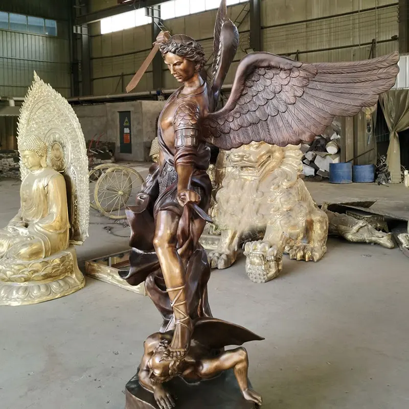 Personalizado moderno al aire libre decorativo jardín Metal artesanía bronce tamaño real alas de Ángel estatua proveedores para la venta