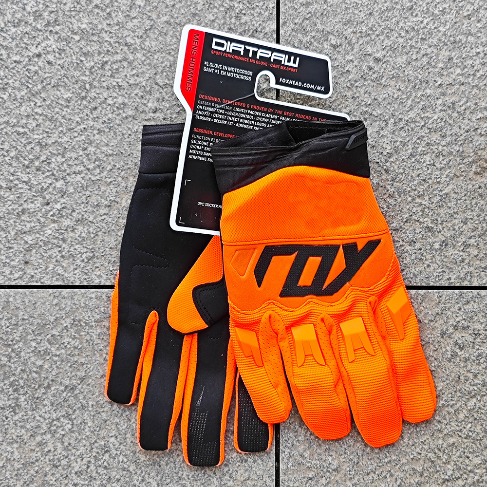 Texto naranja-negro