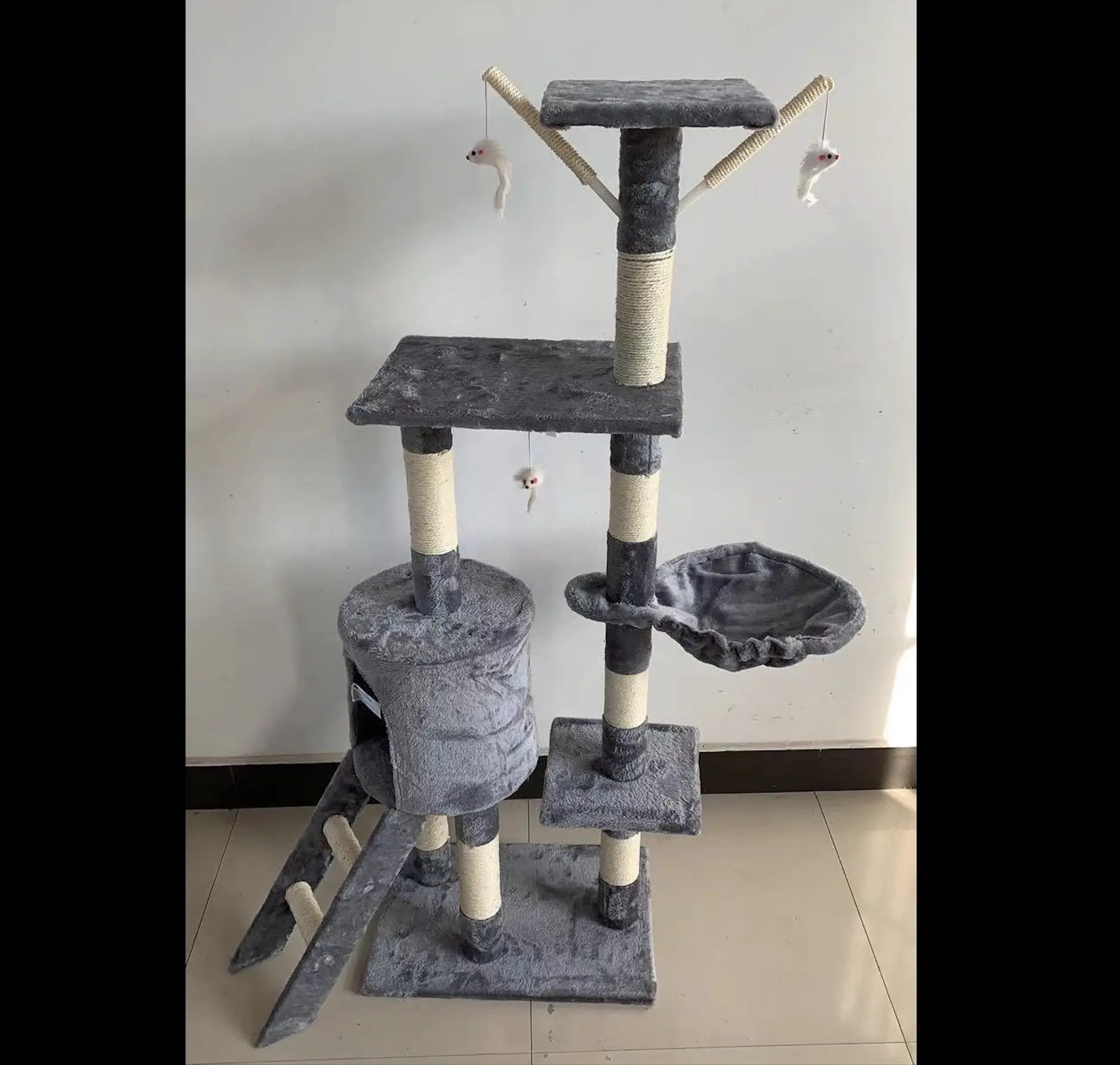 Customized Design Plush Wooden Pet Condo Tower Supplier Cat Furniture Cat Toys Cat Scratcher Tree House Tower