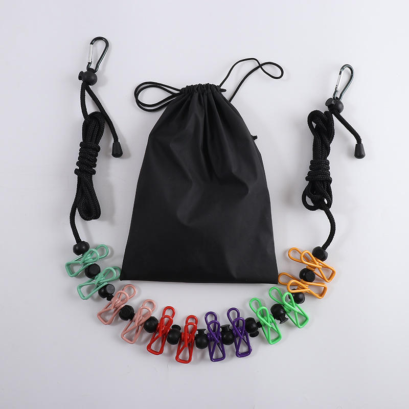 4m cuerda negra con clips de colores