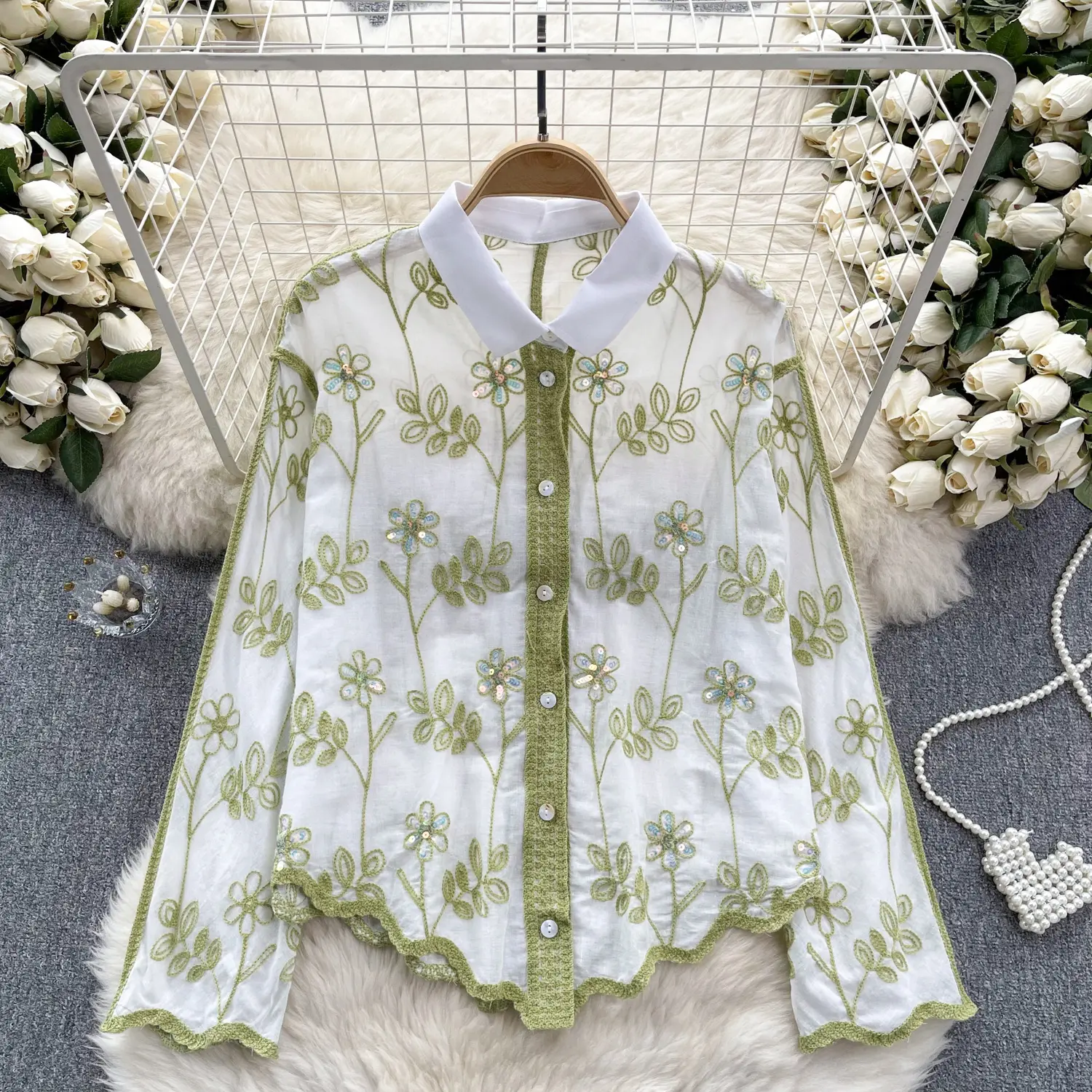 Blusa de camisa bordada com linhas verdes personalizadas para mulheres, blusa de emagrecimento solta com bordas