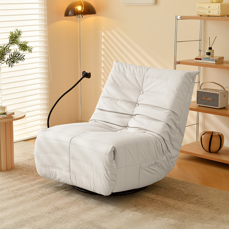 แมวสีเบจข่วนผิวหนัง