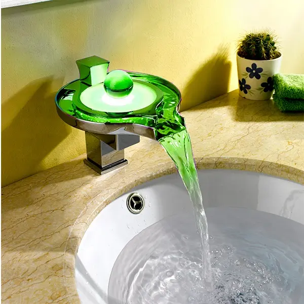 Heiß und kalt Einhand Bad Waschbecken Mixer Wasserhahn Glas Waschbecken Wasserhahn Farbwechsel LED Wanne Wasserfall Wasserhahn