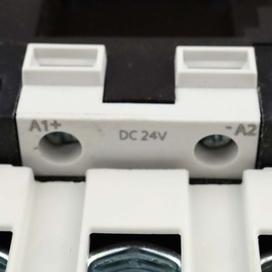 Nuovo e originale Plc contattore 3 rt10441bb44 originale PLC Controller di programmazione - Product Image 3