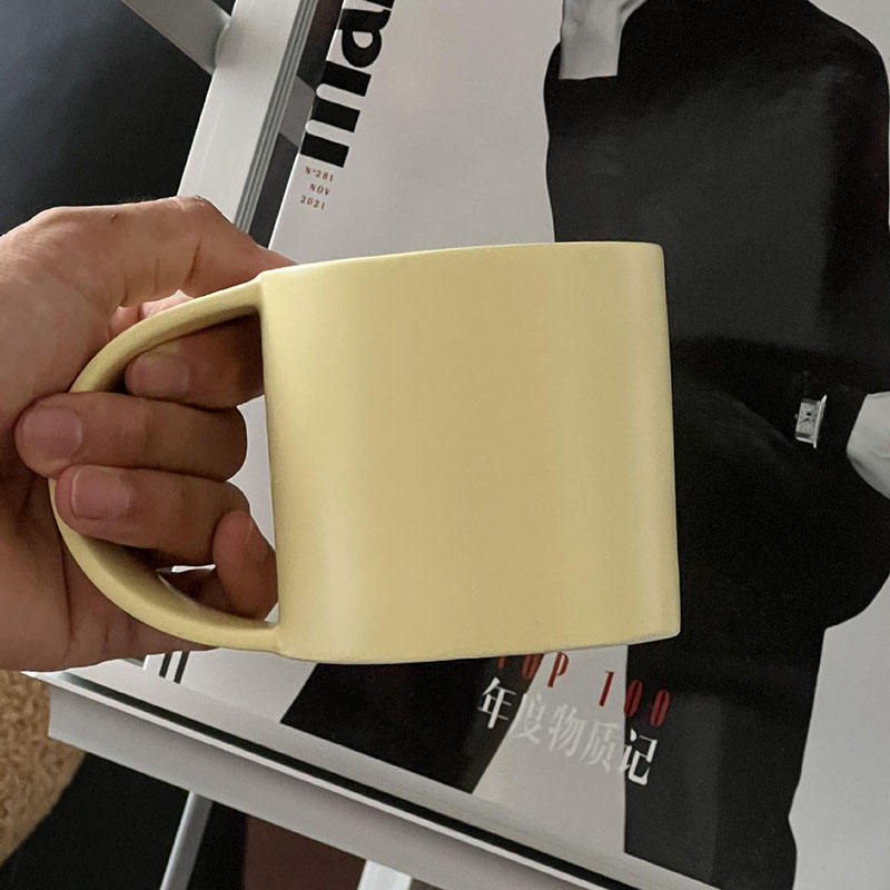 นมสีขาว