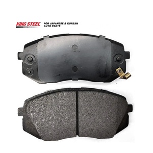 Kingפלדה oem <span class=keywords><strong>58101</strong></span>-<span class=keywords><strong>1de00</strong></span> 581011de00 581011de00 רכב חלקי בלמי אוטומטי קרמי פדים חצי מתכת עבור kia היונדאי