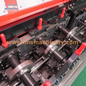 Otomatik kablo tepsisi kablo kanal muhafaza kapağı merdiven basamak çelik rulo şekillendirme makinesi PLC Motor Motor çekirdek bileşenleri içerir