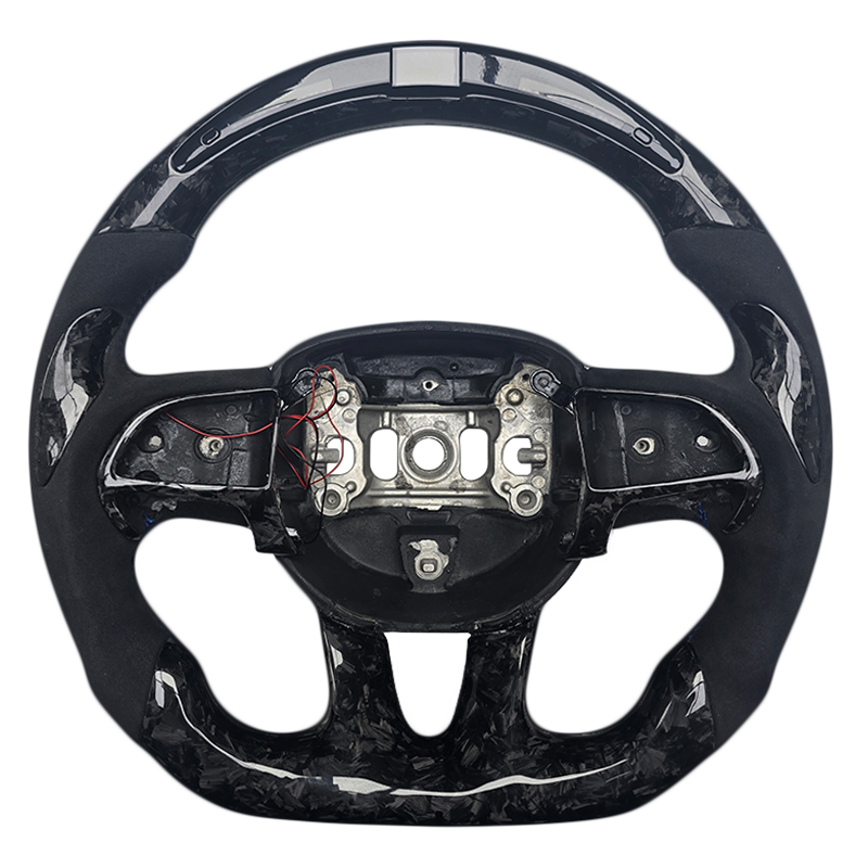 Pas de chauffage + Fibre de carbone forgée + LED + Alcantara