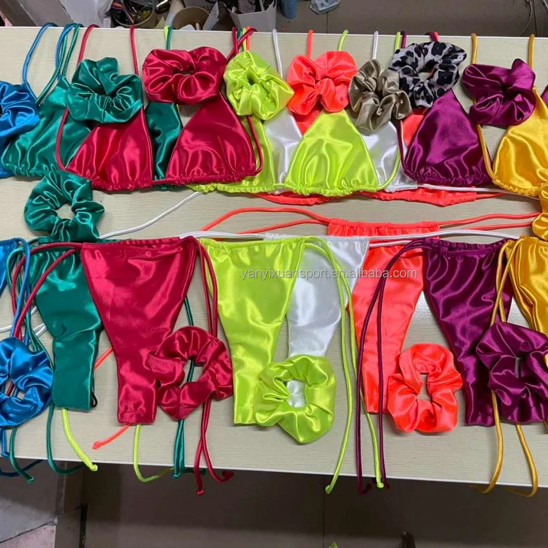 Detalhe do laço Conjunto de Três-pedaço Swimsuit do Biquini Com Saia de Fenda Cetim Micro Biquini com Scrunchies 2021