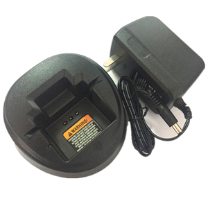 モトローラGP2000GP2000S SP66 GP2100 CP125 VL130 GP020 GP2150AXシリーズ用PMTN4086Aデスクトップ充電器インターホンアダプター - Product Image 3