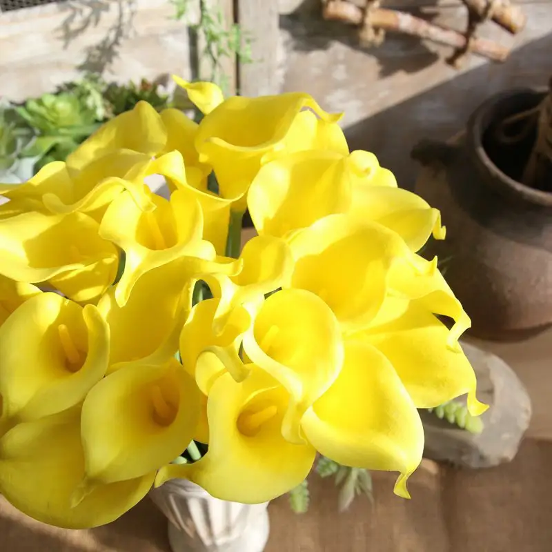 Vente en gros de fleurs artificielles de lys Calla pour décoration de fête de mariage