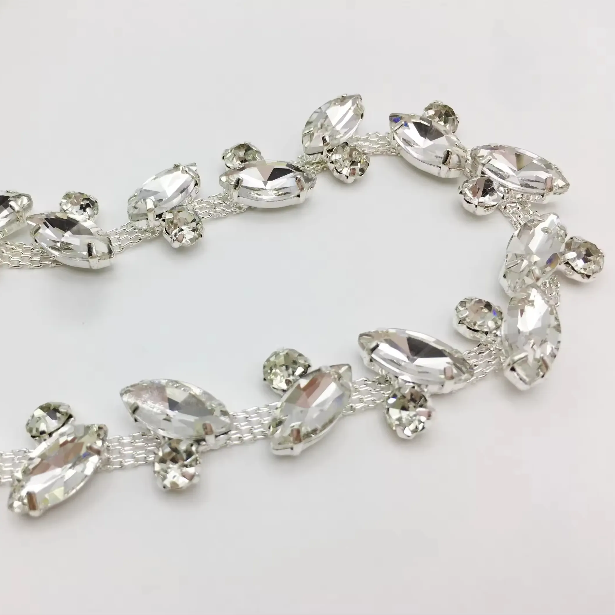 Versatile Leaf-Shaped Fancy Diamond Chain Crystal Water Rhinestones Trimming Chain