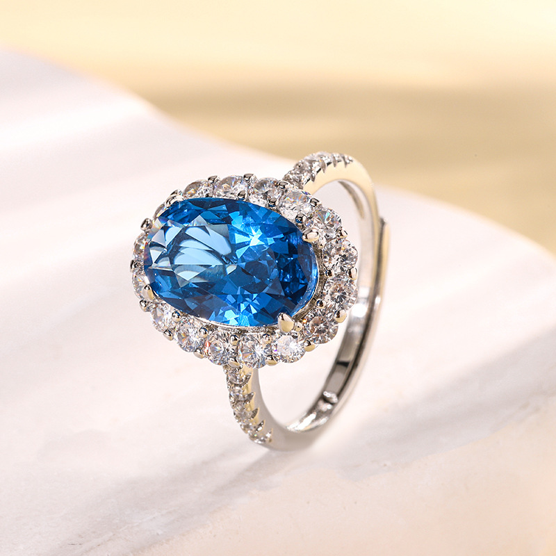 Bague en cristal pointu bleu
