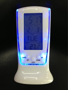電子カレンダー温度計LED時計と時間ブルーバックライトデジタルカレンダー温度LEDデジタル目覚まし時計 - Product Image 4