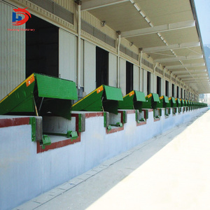 Nivelador de muelle telescópico de 8-10 toneladas, plataforma hidráulica transportadora, rampa de muelle de carga, rampa de muelle móvil para uso en fábrica - Product Image 1