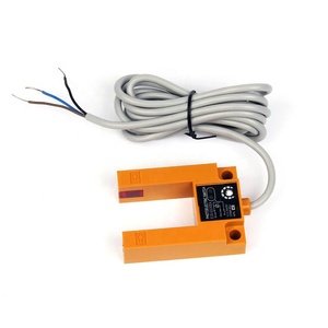 E3S-GS30E4 sensore fotoelettrico di tipo U con sensori ottici di alta qualità nel rilevamento del colore - Product Image 1
