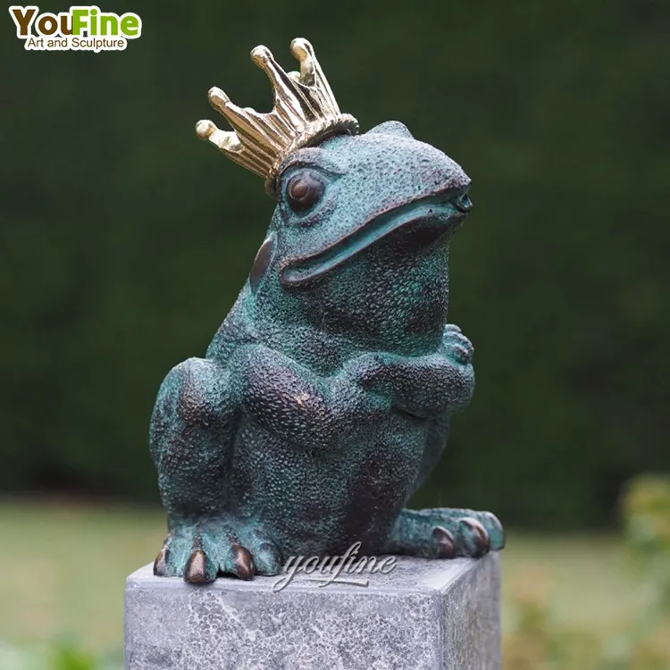 Estatua de bronce de Animal de latón para jardín, escultura de rana, corona