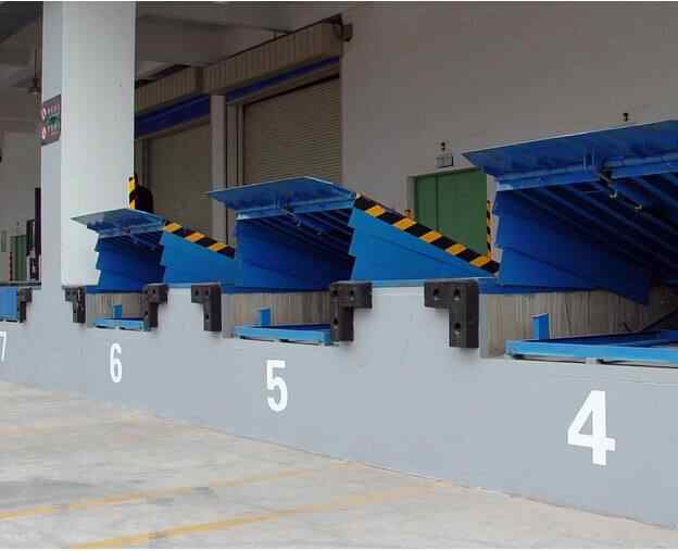 Dock Leveler for Loading and Unloading Port with Strong Load, High Safety and No Deformation