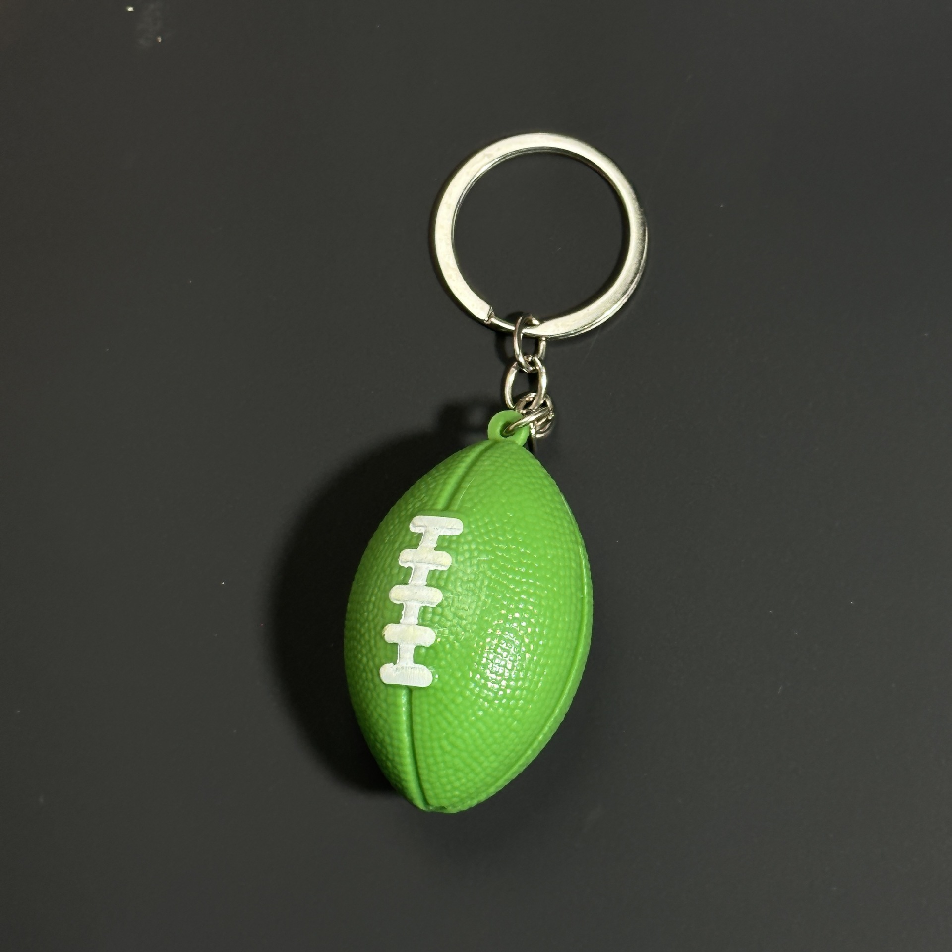 Ballon de football vert
