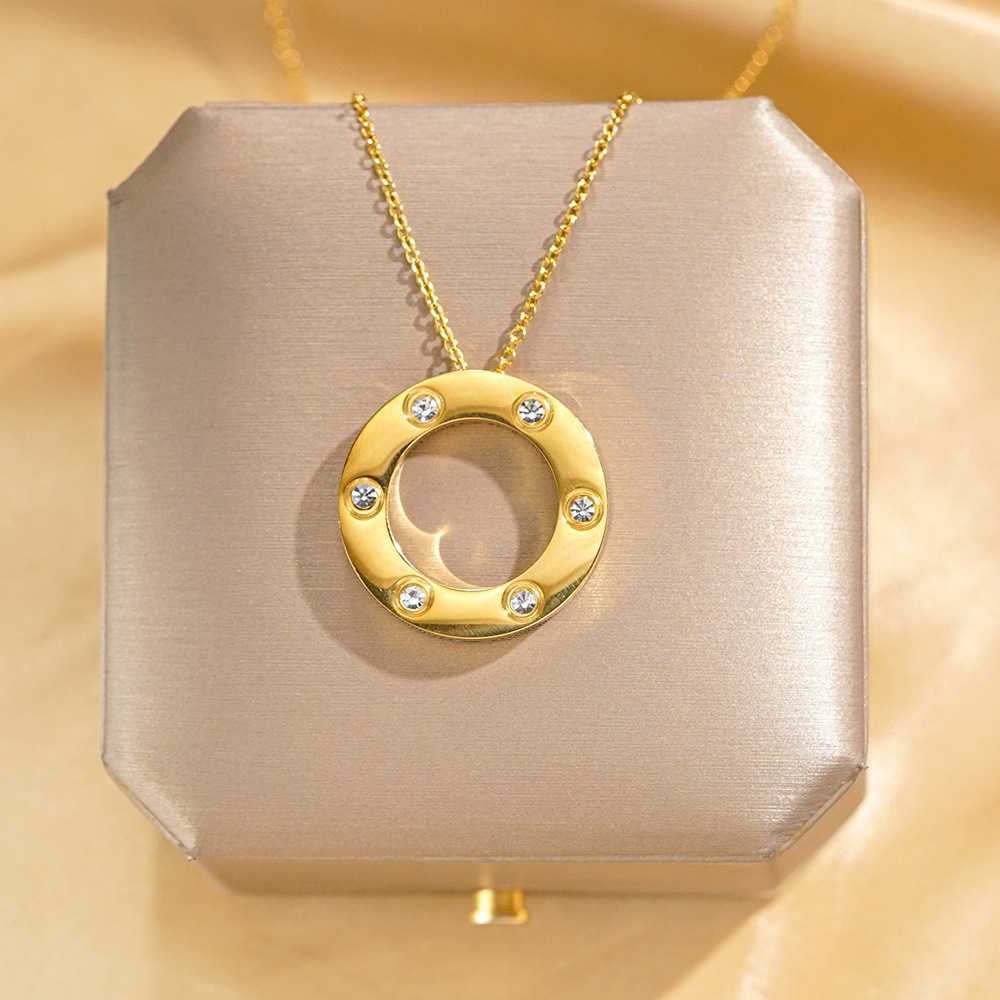 Gold round necklace, 6 diamonds, slightly oversized