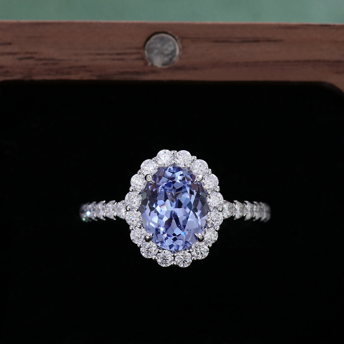 Anillo de oro macizo de 10 quilates con piedras preciosas de laboratorio