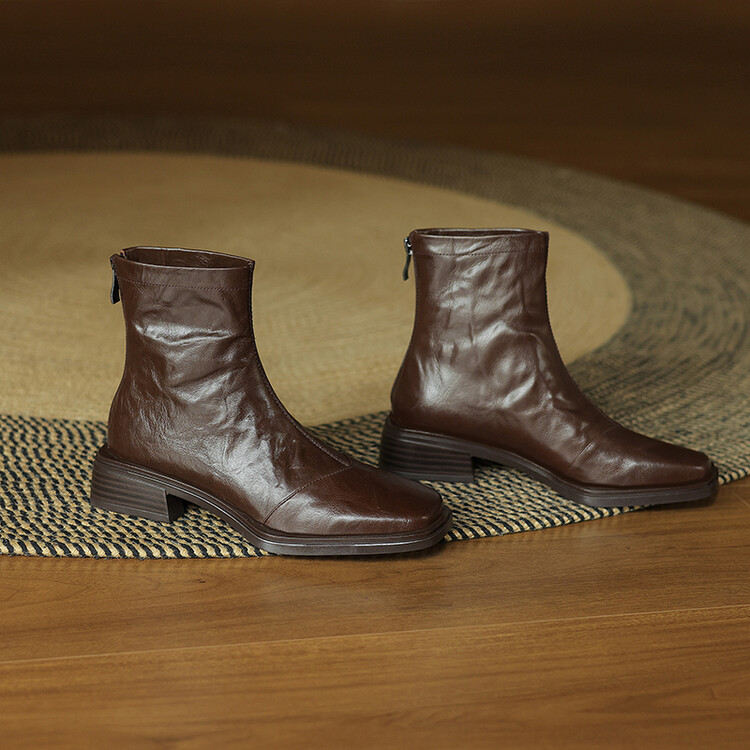 สีน้ำตาล