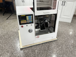 Torno CNC pequeño Sumore cama inclinada Stc2150 máquina de torno CNC de Servicio Ligero con herramientas en vivo para educación o uso de hobby - Product Image 5