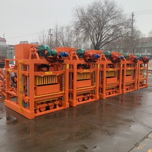 Chinese Wholesales Price CHB <strong>QTJ4</strong>-<strong>26C</strong> <strong>Block</strong> <strong>Machine</strong> Female <strong>Block</strong> <strong>Machine</strong> Semi-automatic <strong>Block</strong> <strong>Machine</strong> With Conveyor - Product Image 2