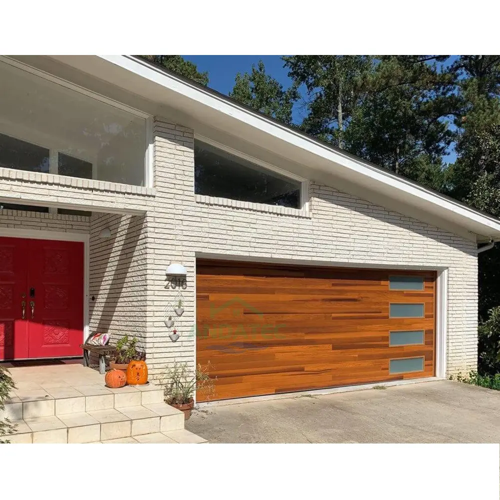 Puerta de garaje de acero de color huracán con proveedores de grano de madera