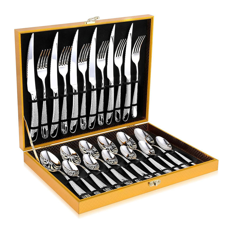 Coffret en bois argenté 24 pièces