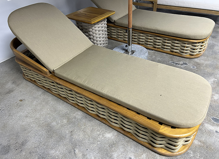 Chaise longue