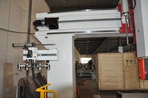 1325 5 <strong>Axis</strong> <strong>CNC</strong> <strong>Router</strong> <strong>Rotate</strong> Spindle Milling Engraving Machine - Product Image 4
