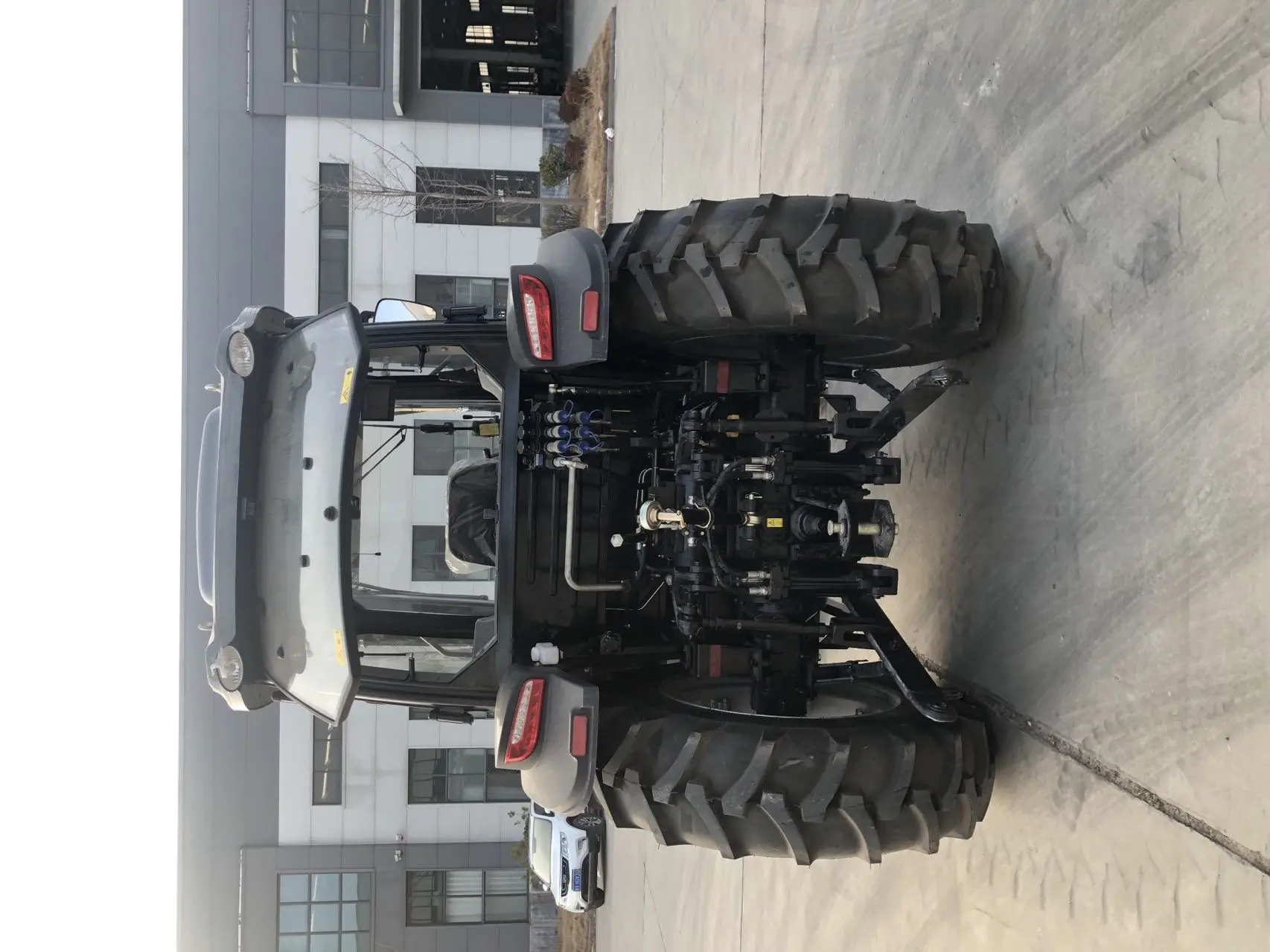 Los tractores agrícolas de ruedas multifuncionales 90HP-140HP 4X4 más nuevos para la Agricultura CE gran oferta