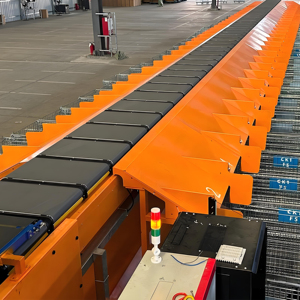 Clasificador automático Logística Almacén Equipo de clasificación lineal de banda estrecha para uso de paquetes