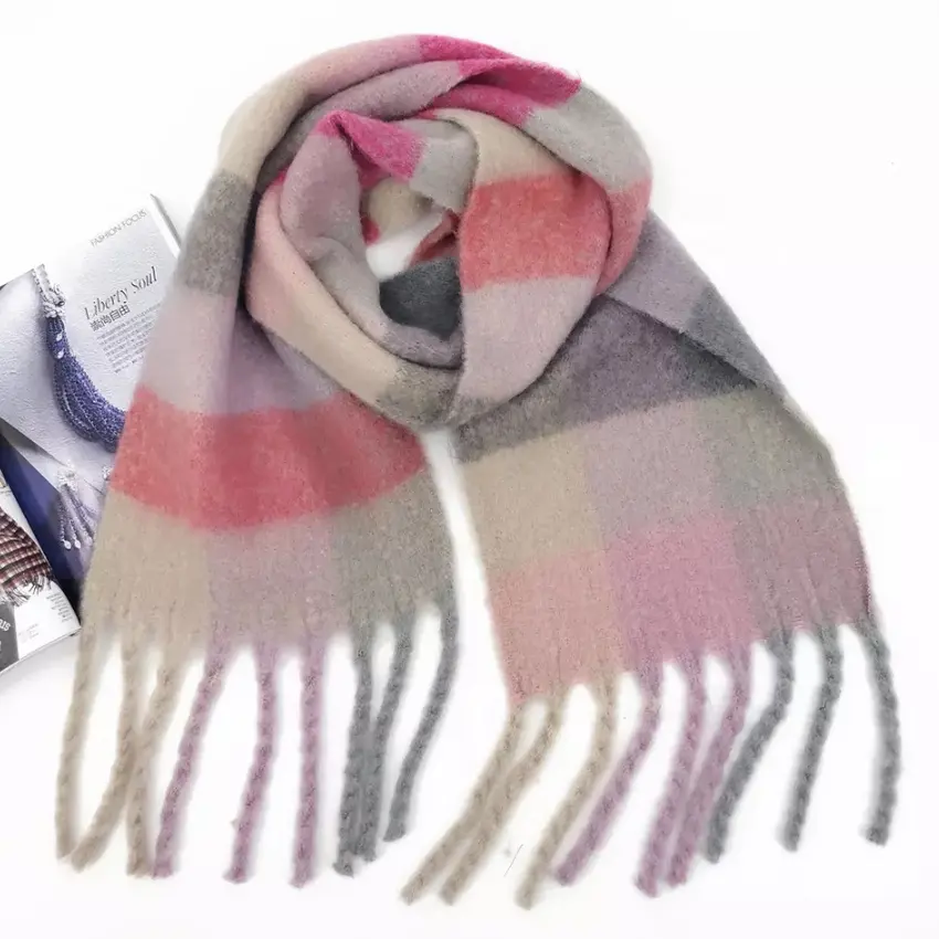 100% poliestere New Soft Warm Lady Girls avvolge la sciarpa scozzese di marca femminile lunga e spessa con nappe