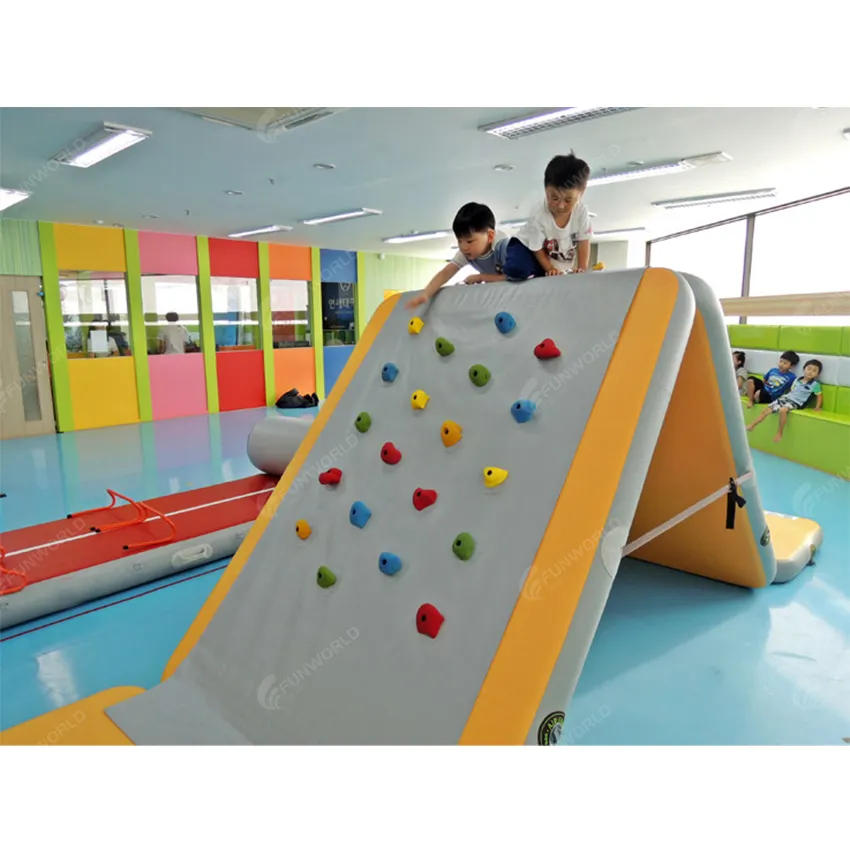 Funworldsport 2023 nouveau design écologique pont éducatif toboggan tapis jouets d'intérieur pour les enfants