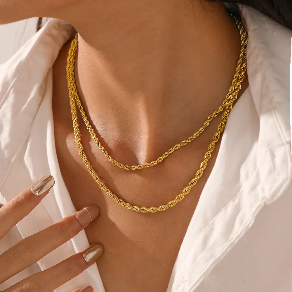 NUORO Mujeres Buen Precio Cadena de cuerda impermeable 18K Chapado en oro Acero inoxidable 4MM 3MM Collar de cadena de cuerda trenzada