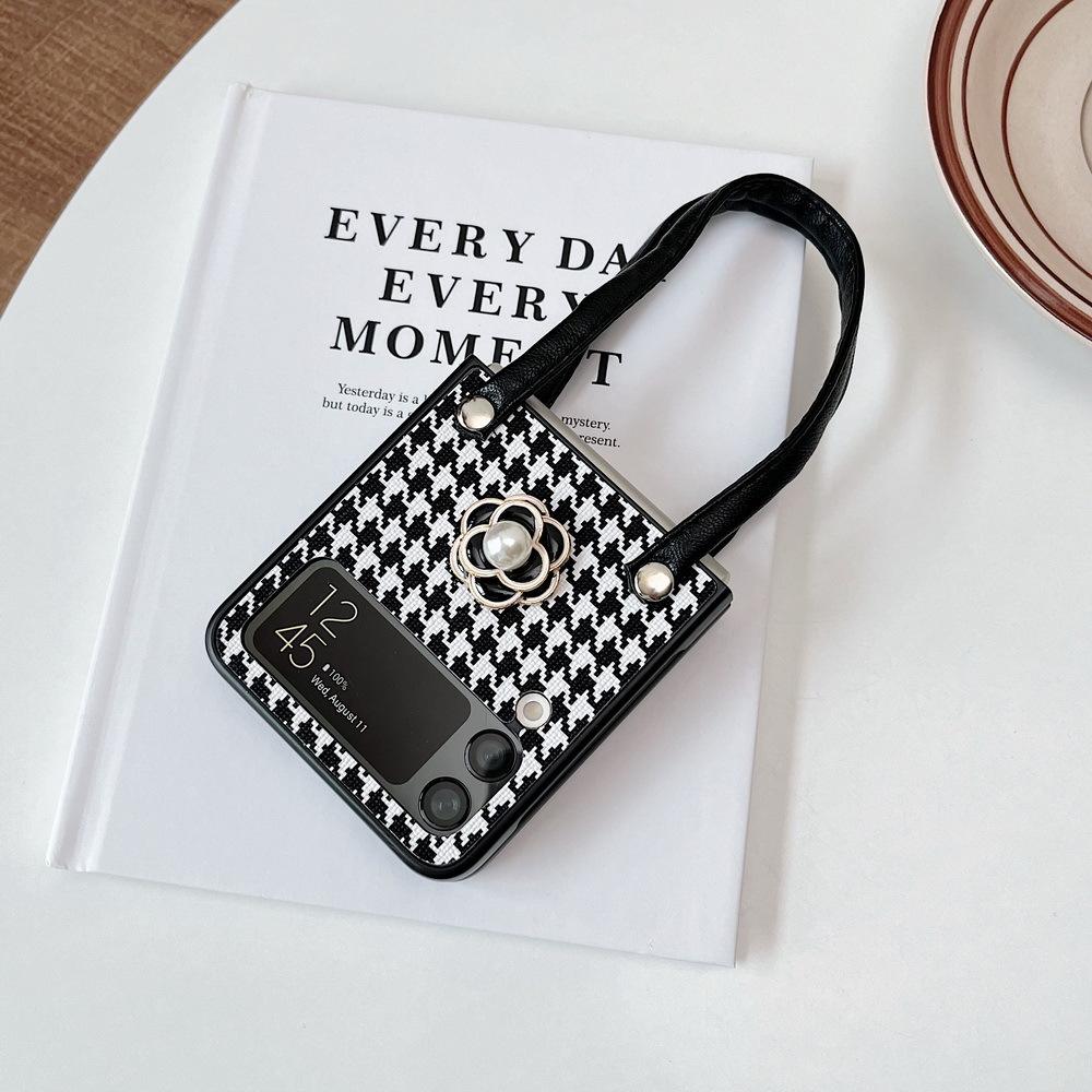 Black and White Grid-Camellia-Mini Portable-black