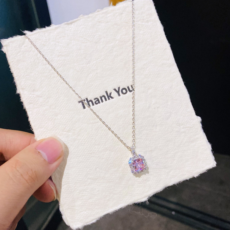 D03 silver-pink square diamond