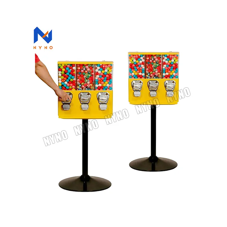 Cápsula de juguete de triple cabeza para fiestas comerciales, máquina expendedora de caramelos, proveedor de máquinas expendedoras de dulces a granel con soporte