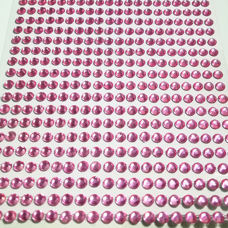 Diamants roses 4 mm 900