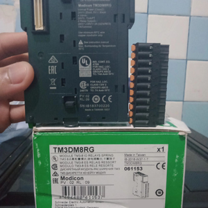 デジタル制御モジュールTM3DM8RGスポットPLCプログラミングコントローラデジタル電気機器用出力 - Product Image 1