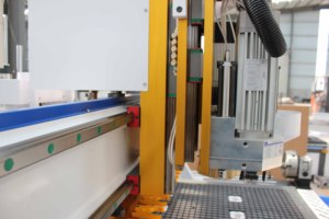 Máquina enrutadora Cnc de cambio de herramienta automática Máquina Cnc de madera Atc Enrutador 1530 con eje de rotación 3D M-shine